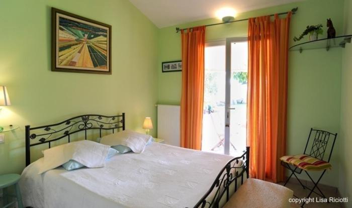Les Hotes De La Combe Mouis Creissan Pokoj fotografie